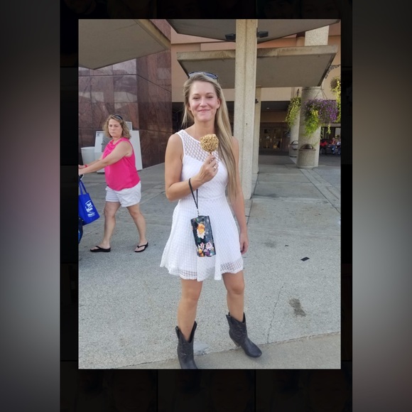 Meet your Posher, Hailey - Picture 11 of 16